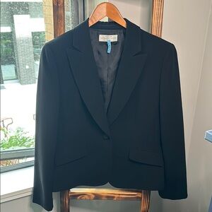 Tahari Black Blazer 14P